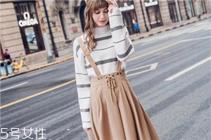 背帶裙怎么搭配？凸顯你的少女心