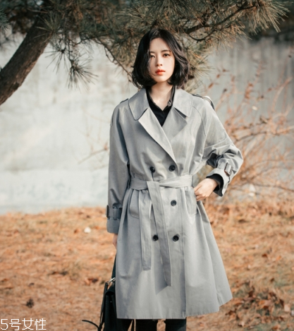 風(fēng)衣什么顏色好看？不同顏色不用風(fēng)采