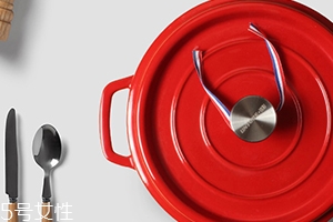 琺瑯鍋和砂鍋哪個(gè)好？看看對(duì)比就知道