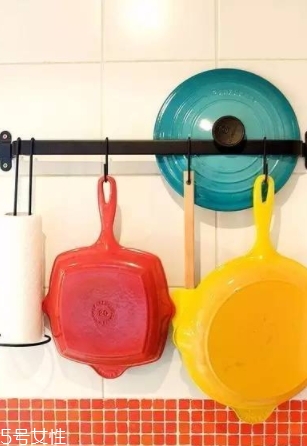 琺瑯鍋和砂鍋哪個(gè)好？看看對(duì)比就知道