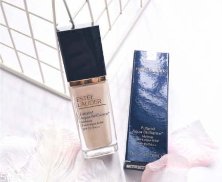 雅詩蘭黛粉底液和氣墊哪個好？