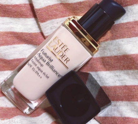 雅詩蘭黛粉底液和bb霜哪個好？