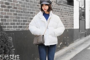 白色面包服配什么鞋？各種風(fēng)格隨意切換