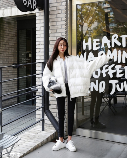 白色面包服配什么鞋？各種風(fēng)格隨意切換