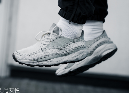 運(yùn)動鞋鞋面發(fā)黃怎么辦？清洗方法要注意