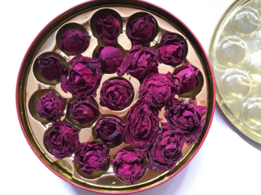 墨紅玫瑰怎么泡？這樣泡顏色太美了