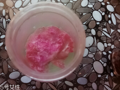 墨紅玫瑰可以天天喝嗎？玫瑰養(yǎng)顏也要適量