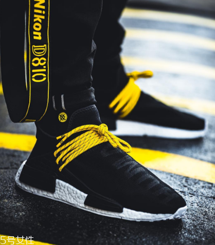 運(yùn)動(dòng)鞋鞋底變黃怎么辦？巧用衛(wèi)生紙來(lái)幫忙