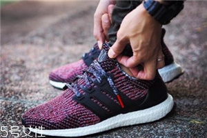 運(yùn)動(dòng)鞋鞋底變黃怎么辦？巧用衛(wèi)生紙來(lái)幫忙