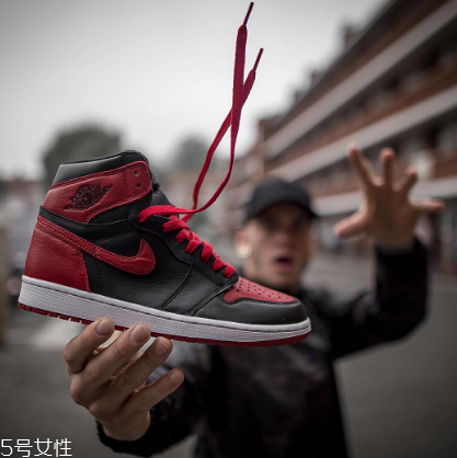 運(yùn)動鞋鞋底滑怎么辦？增大鞋底摩擦力