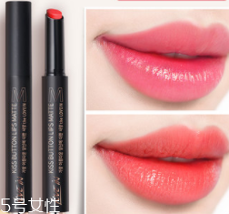 腮紅和口紅如何搭配？色彩不要太多