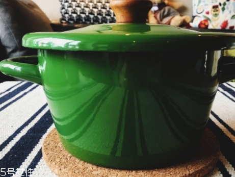 琺瑯鍋可以煲湯嗎？讓喝湯變得有逼格