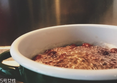 琺瑯鍋可以煲湯嗎？讓喝湯變得有逼格