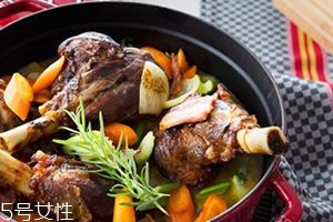 琺瑯鍋可以煲湯嗎？讓喝湯變得有逼格