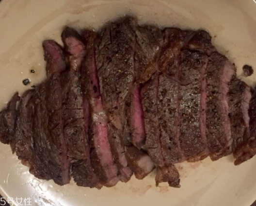 琺瑯鍋可以炒菜嗎？要選對琺瑯鍋