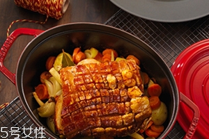 琺瑯鍋可以炒菜嗎？要選對(duì)琺瑯鍋