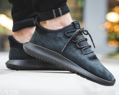 運(yùn)動(dòng)鞋鞋底硬好還是軟好？不同運(yùn)動(dòng)種類(lèi)需求不同