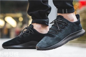 運(yùn)動(dòng)鞋鞋底硬好還是軟好？不同運(yùn)動(dòng)種類(lèi)需求不同