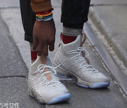 運(yùn)動(dòng)鞋有味道怎么去除？運(yùn)動(dòng)鞋去味小妙招