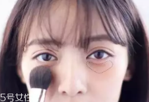 圓臉腮紅怎么打顯臉瘦？斜掃腮紅分分鐘變小臉