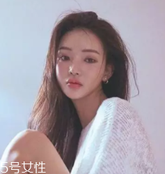 什么女孩適合不留劉海？圓臉妹子掀起劉海更適合你