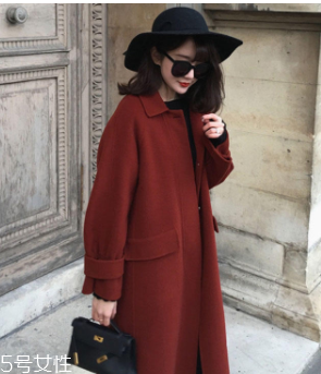 白領(lǐng)女性赴約穿什么好？長款氣質(zhì)大衣有格調(diào)和氣質(zhì)