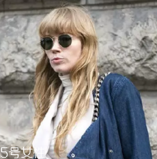 長臉適合什么樣的燙發(fā)？大波浪長發(fā)溫柔睿智