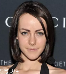 長臉適合什么樣的燙發(fā)？大波浪長發(fā)溫柔睿智