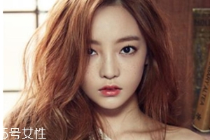 長臉適合什么樣的燙發(fā)？大波浪長發(fā)溫柔睿智