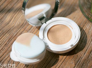 pony光彩氣墊粉底怎么樣？氣墊BB按壓更服帖