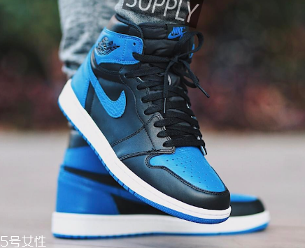 運動鞋要買剛合腳的嗎？試穿要仔細