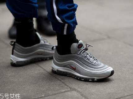 運動鞋多久洗一次？清洗不用太頻繁