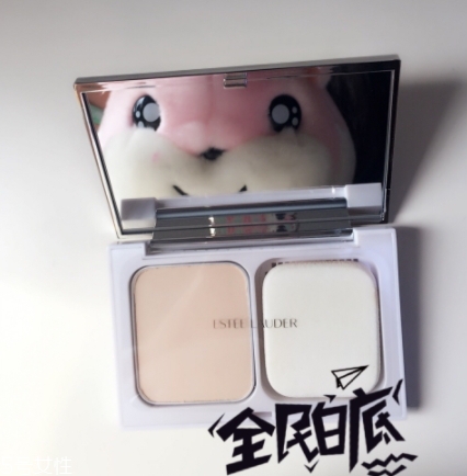 雅詩蘭黛粉餅哪款好？補妝定妝的神器