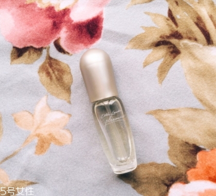 雅詩(shī)蘭黛香水怎么樣？提升生活逼格的香水