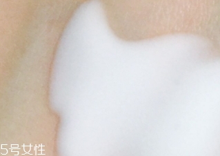 雅詩蘭黛乳液怎么樣？滋潤保濕的秘密