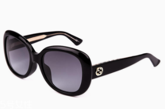 墨鏡顏色怎么選？暗紫色透明墨鏡更受青睞