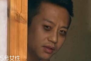 黑眼圈用什么眼霜好？多效護理型眼霜是首選