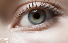 冬天用什么眼霜？抗皺眼霜對抗干燥肌