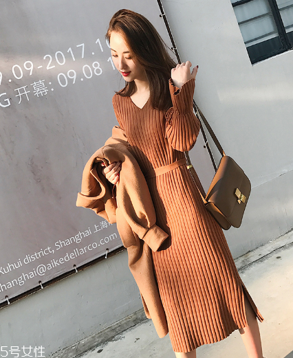 早春穿什么款式毛衣好看？三款毛衣解鎖新時(shí)尚