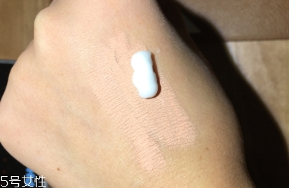 雅詩蘭黛卸妝乳怎么用？