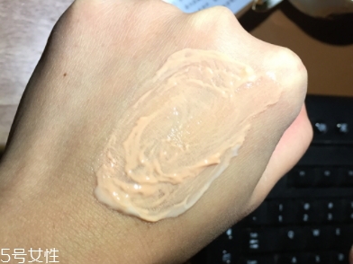 雅詩蘭黛卸妝乳怎么用？