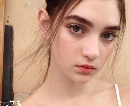 玻尿酸打下巴幾針定型？永久定型是假的