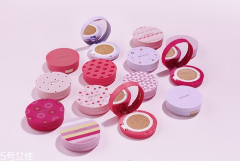 悅詩風(fēng)吟粉色限量氣墊霜多少錢？粉漾氣墊之戀