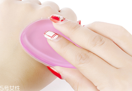 氣墊bb霜的粉撲多久清洗一次？小心細(xì)菌滋生