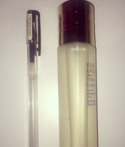 雅詩蘭黛微精華噴霧怎么用？