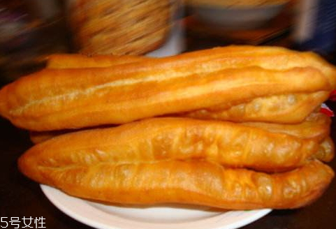 空氣炸鍋能炸油條嗎 空氣炸鍋版油條做法 空氣炸鍋能炸油條嗎 空氣炸鍋版油條做法