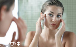 隔離霜可以直接涂在臉上嗎？要用補(bǔ)水產(chǎn)品打底才好