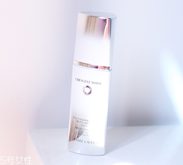 雅詩蘭黛晶透沁白精華怎么樣？一起來看看評測