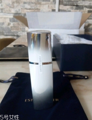 雅詩蘭黛晶透沁白精華怎么樣？一起來看看評測