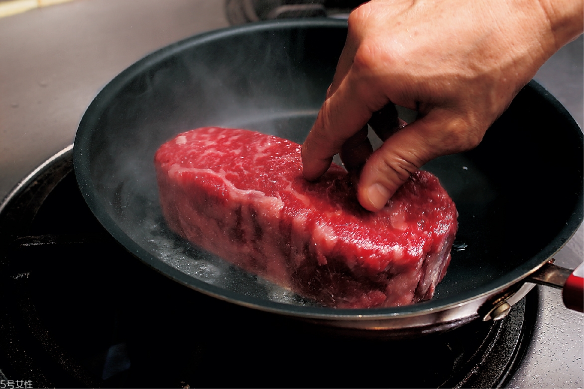 平底鍋怎么煎牛排 5個(gè)美味重點(diǎn) 平底鍋怎么煎牛排 5個(gè)美味重點(diǎn)